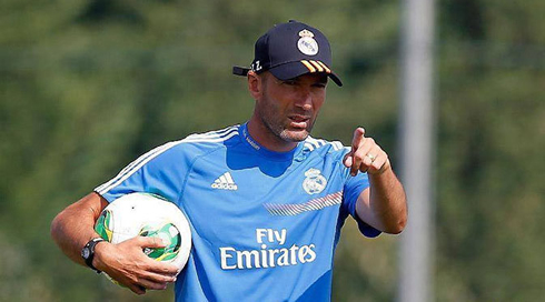 713-zidane-trying-out-as-assistant-manager-in-real-madrid-2013-2014